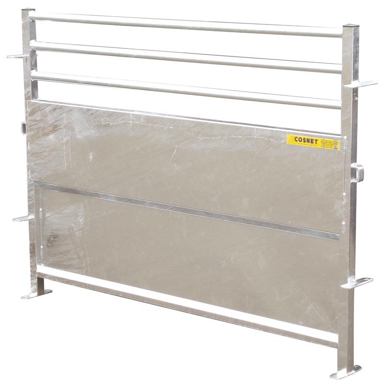 Metal calf pen partition with bottom metal sheet and barred upper part