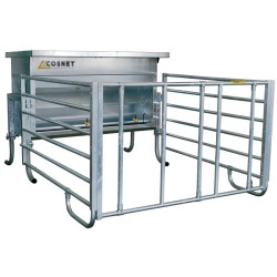 Pen for scalable 2 m calf feeder