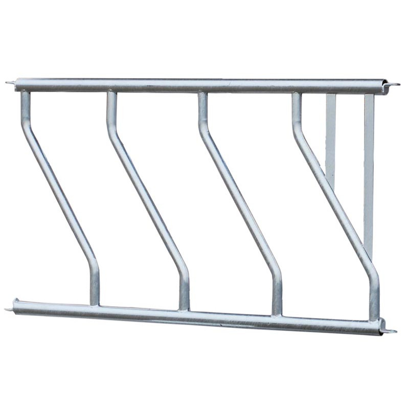 Diagonal gate panel for RTO hay rack
