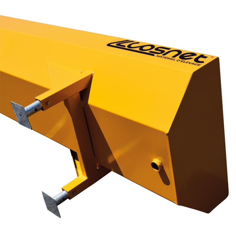 Reinforced 3 x 0.60 m painted feed trough Reinforced 3 x 0.60 m painted feed trough