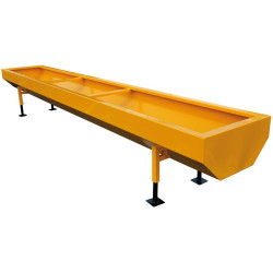 Standard 5 x 0.80 m painted feed trough Standard 5 x 0.80 m painted feed trough