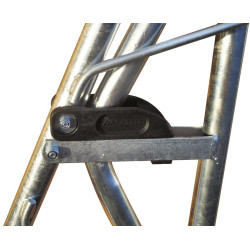 RTC II self-locking yoke hay rack RTC II self-locking yoke hay rack