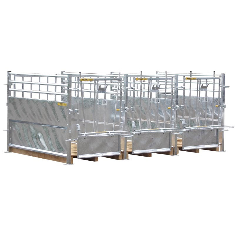 Metal calf pen partition with bottom metal sheet and barred upper part Metal calf pen partition with bottom metal sheet and barred upper part