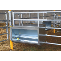 220 l calf feeder to hang on a fence