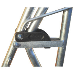 RDTC II double self-locking yoke hay rack RDTC II double self-locking yoke hay rack