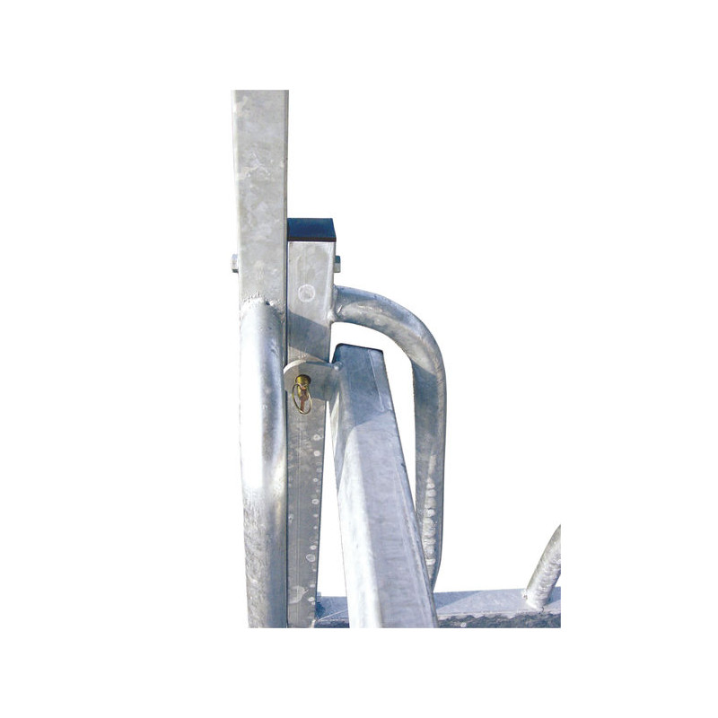 RTLS feed panel hay rack