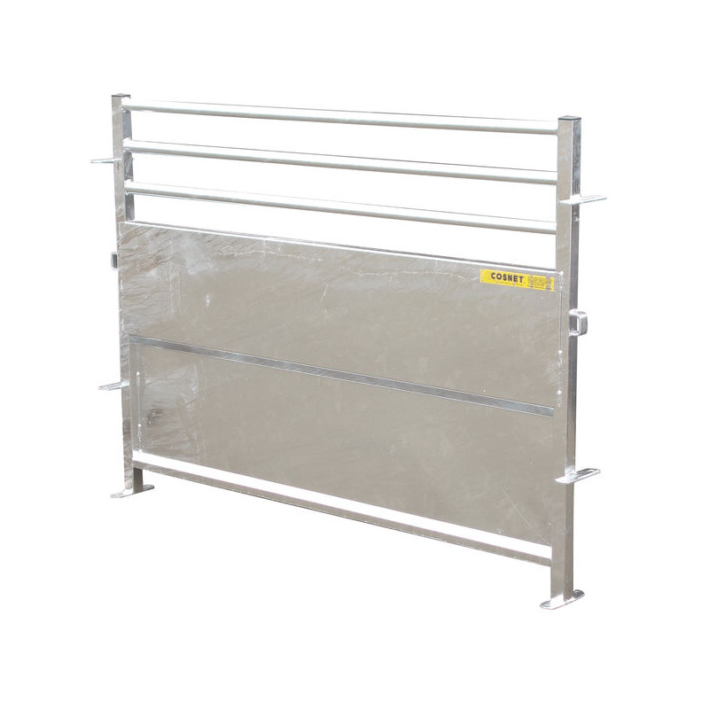 Metal calf pen partition with bottom metal sheet and barred upper part Metal calf pen partition with bottom metal sheet and barred upper part