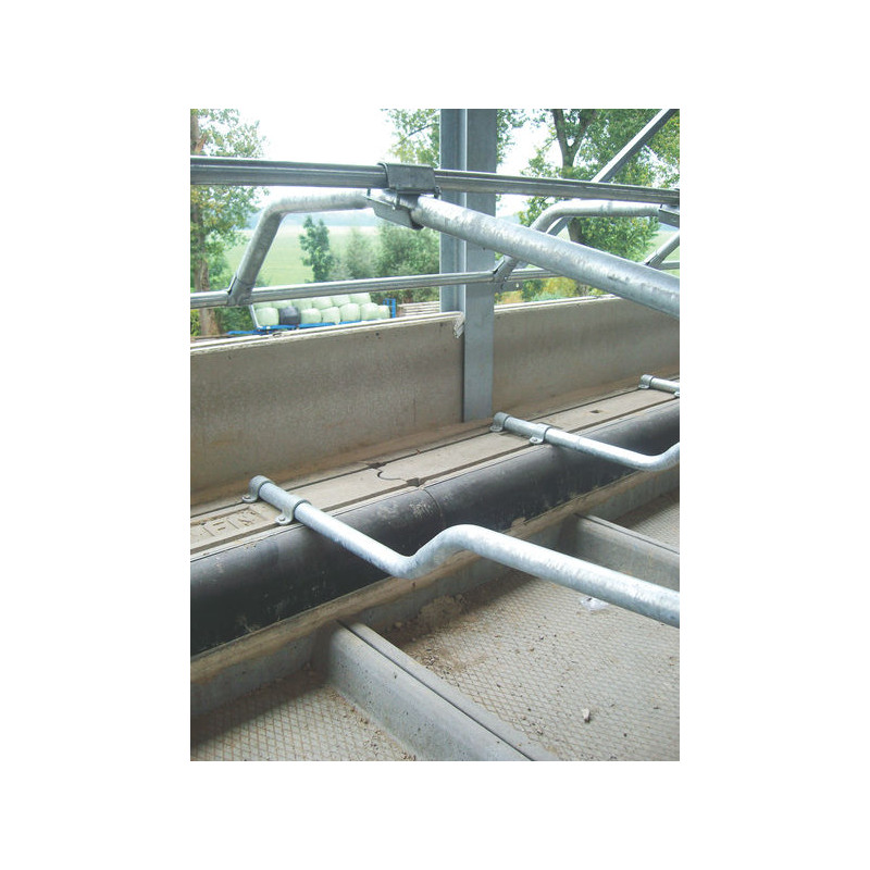Omega bracket to fasten self-supported cubicle dividers to the floor