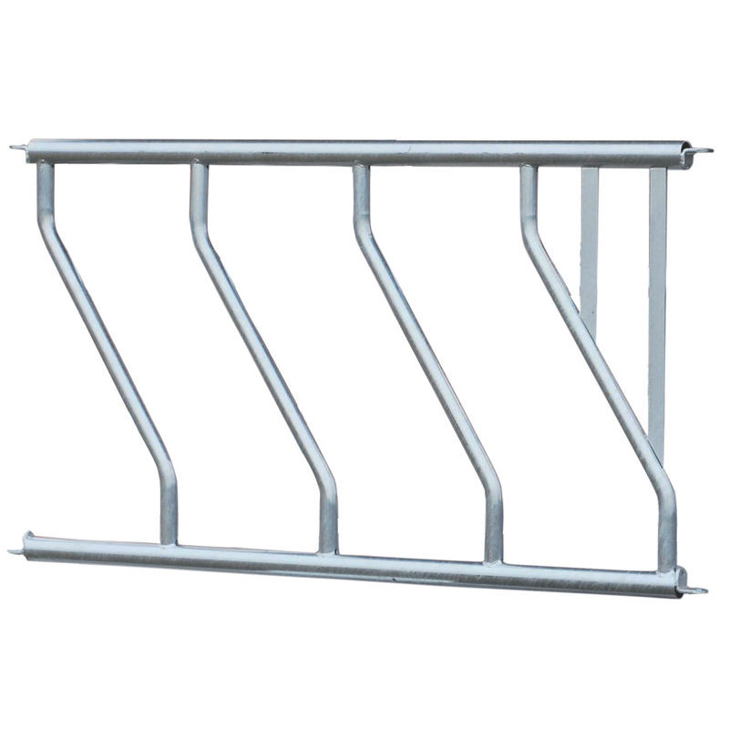 Diagonal gate panel for RTO hay rack