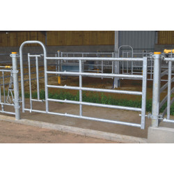 5-rail front end with man passage gate for stall barrier H. 1.15 m 5-rail front end with man passage gate for stall barrier H. 1.15 m