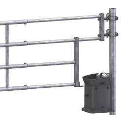 4-rail front end with drinker opening for stall barrier