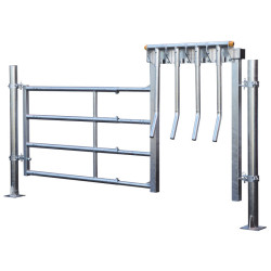 Finger gate for animal opening front end