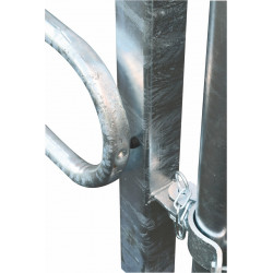 Extendable 2-rails anti-backing gate for animal opening or corridor